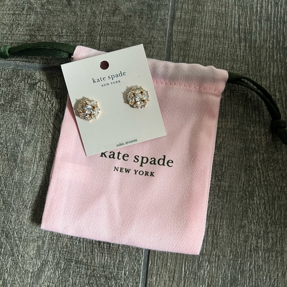 Cluster cubic earring